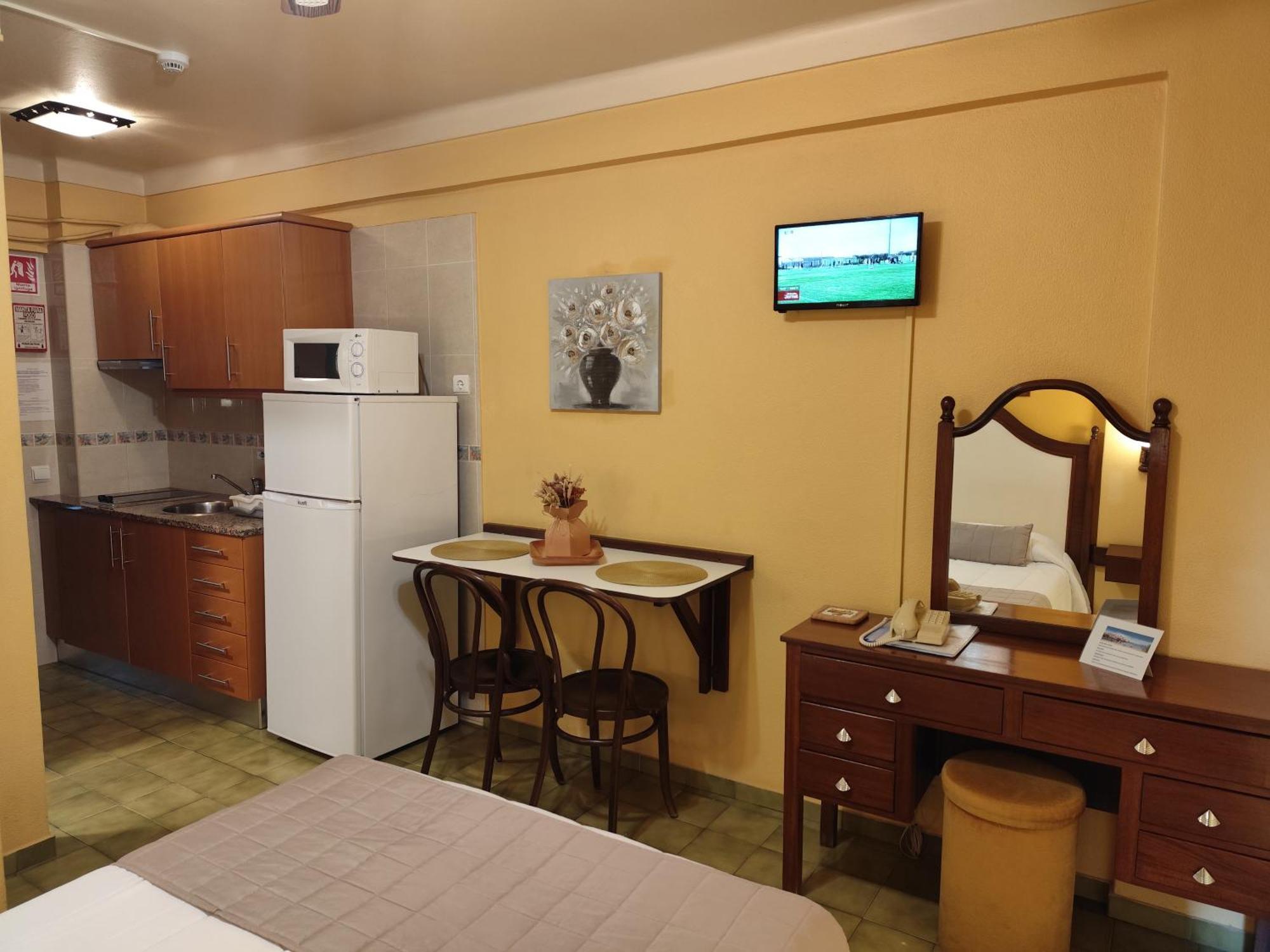 Apartamentos Turisticos Praia Grande Ferragudo  Exteriör bild
