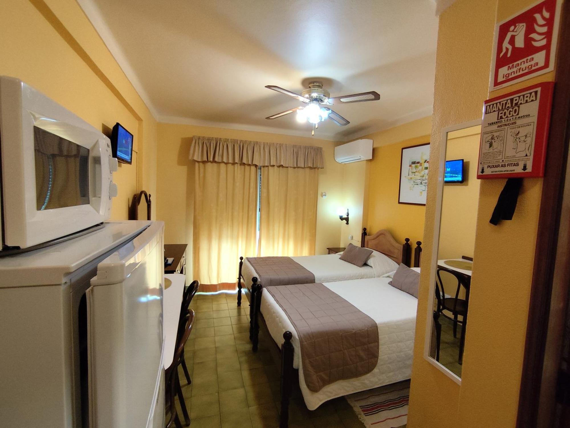Apartamentos Turisticos Praia Grande Ferragudo  Exteriör bild