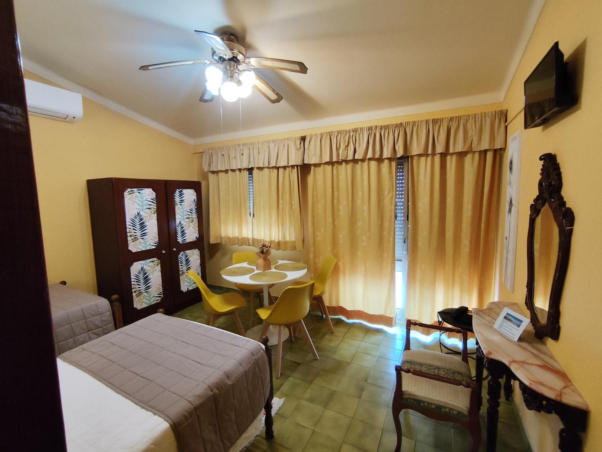 Apartamentos Turisticos Praia Grande Ferragudo  Exteriör bild